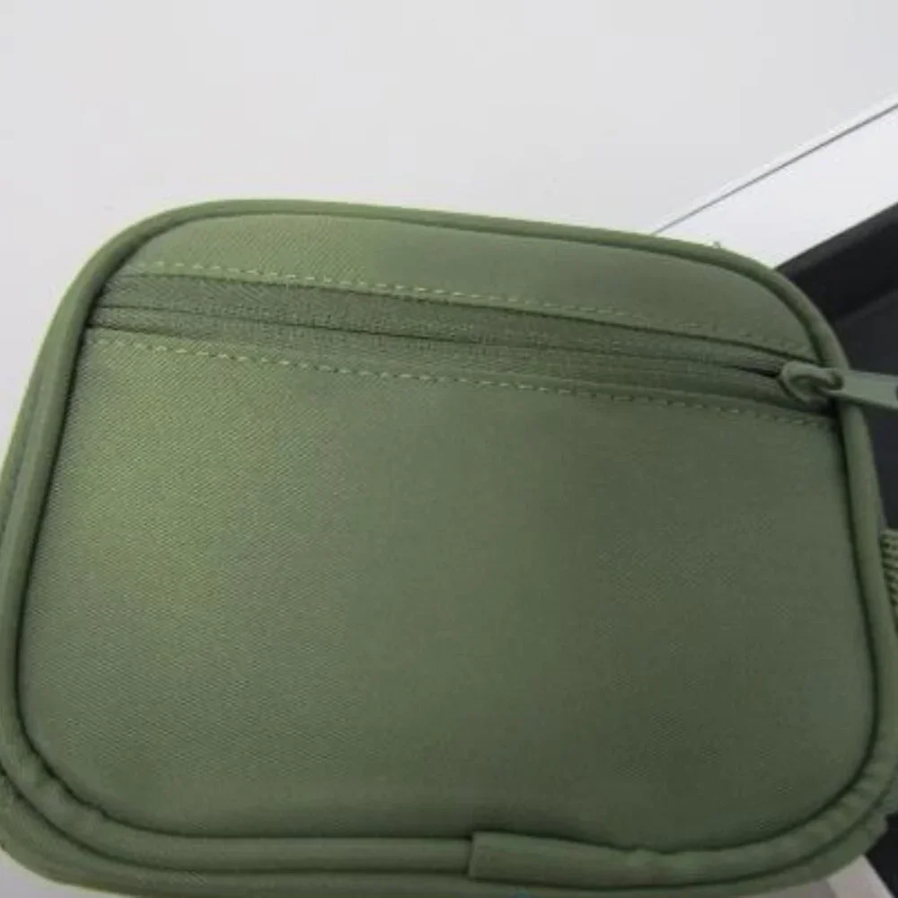 NWT Jordan Zip Wallet Pouch with Key Clip